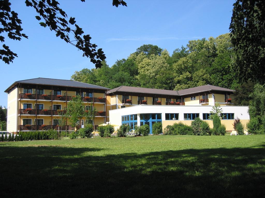 Parkhotel Zur Klause Bad Hall Exterior photo